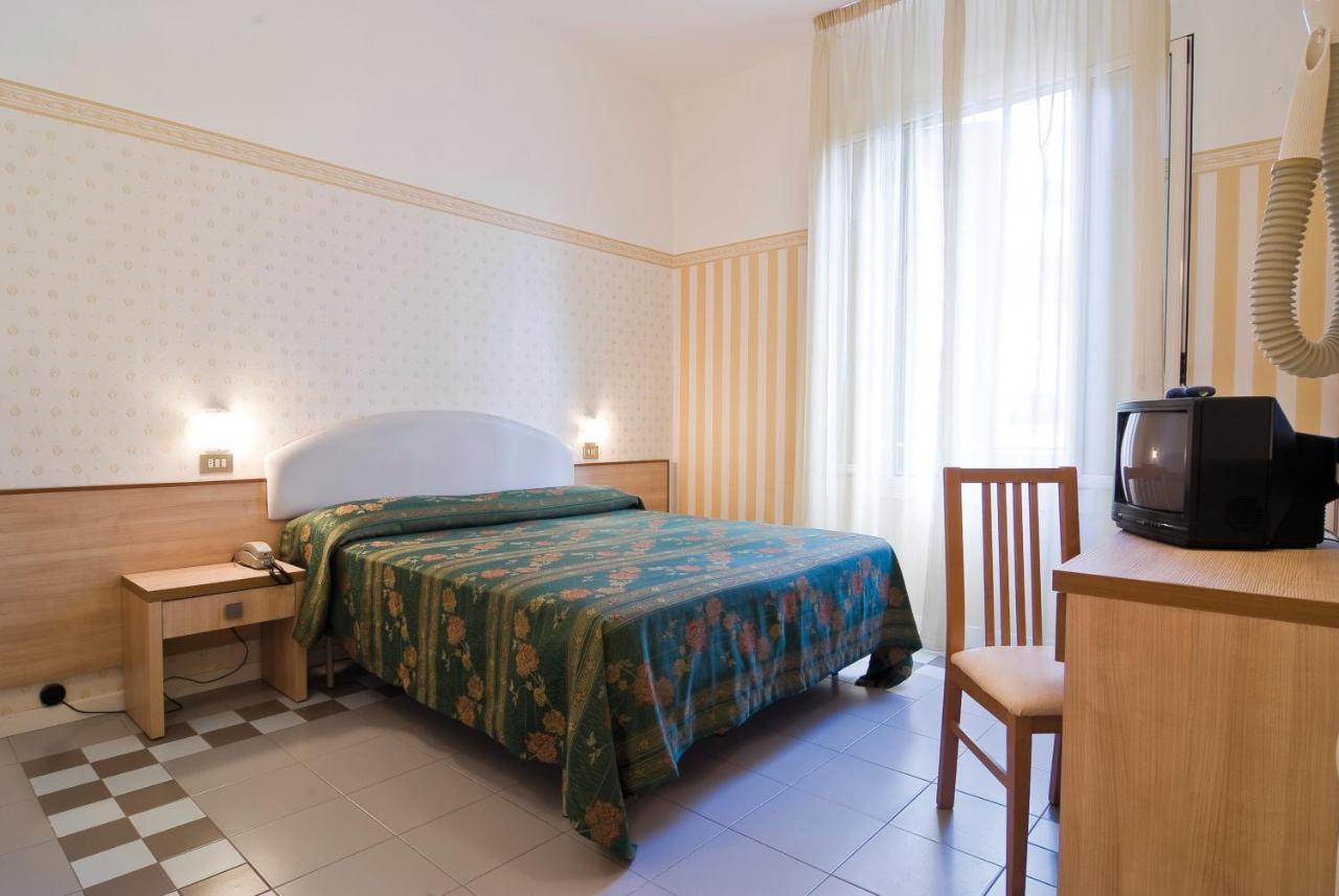 Hotel Loris - Valentini Family Village Bellaria – Igea Marina Kültér fotó