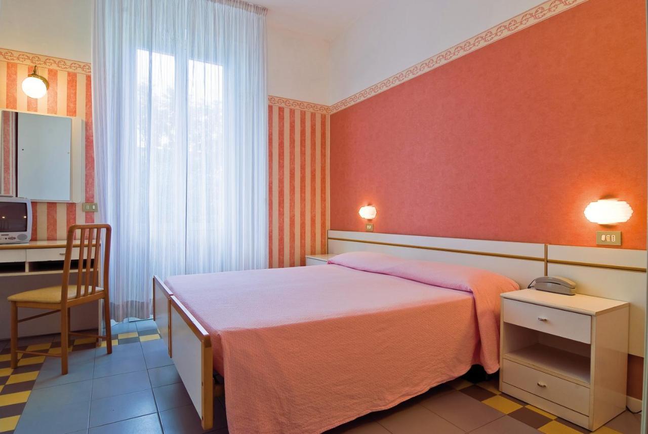 Hotel Loris - Valentini Family Village Bellaria – Igea Marina Kültér fotó